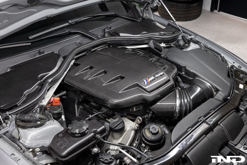 Eventuri BMW E9X M3 (S65) Black Carbon Inlet Plenum - Gloss
