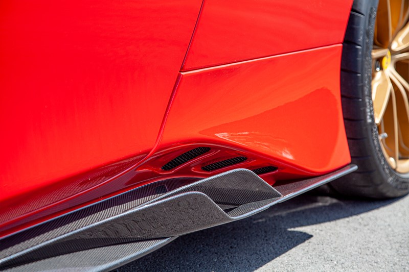 Ferrari 488/F8 - Carbon Fiber Side Skirts (With Wings)