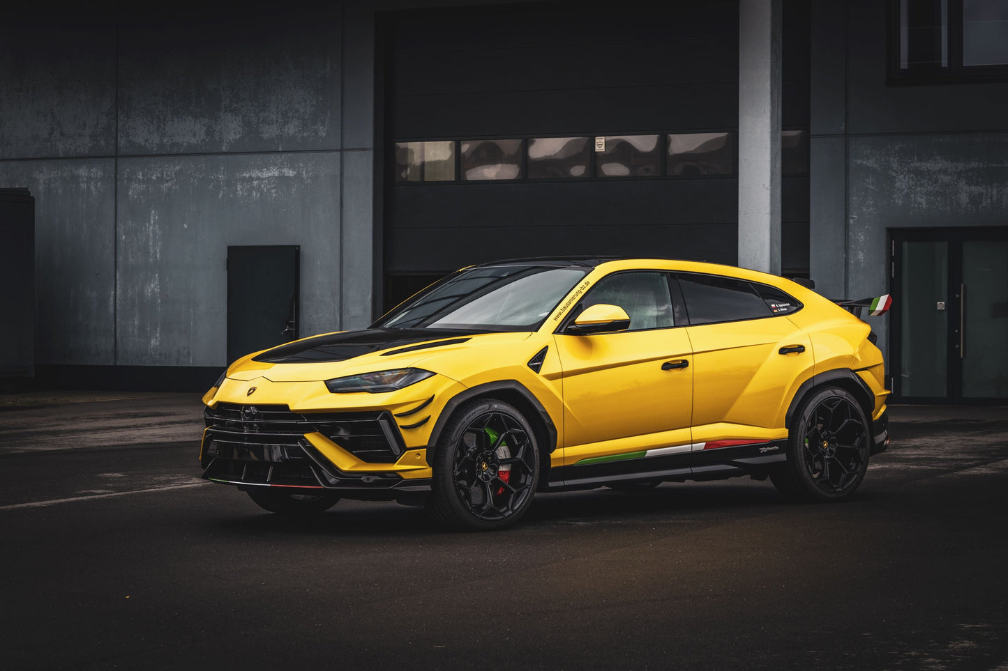 Lamborghini Urus Performante - Valved Exhaust, MidSilencer Spare + Wicrom Tips (OE Actuators)