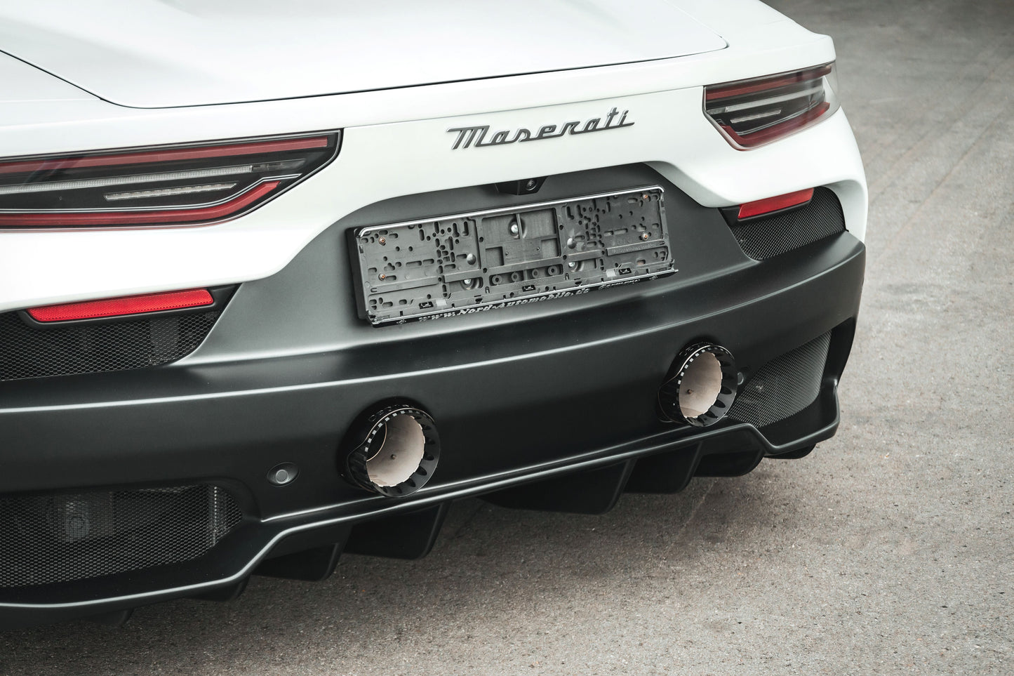 Maserati MC20/MCPura - Valved Exhaust + Wicrom Tips