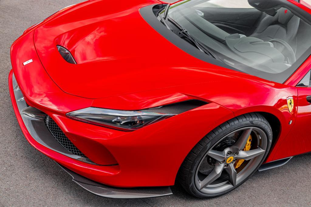 Ferrari F8 - Carbon Fiber Frontspoiler and Side air guides (Set) image 1