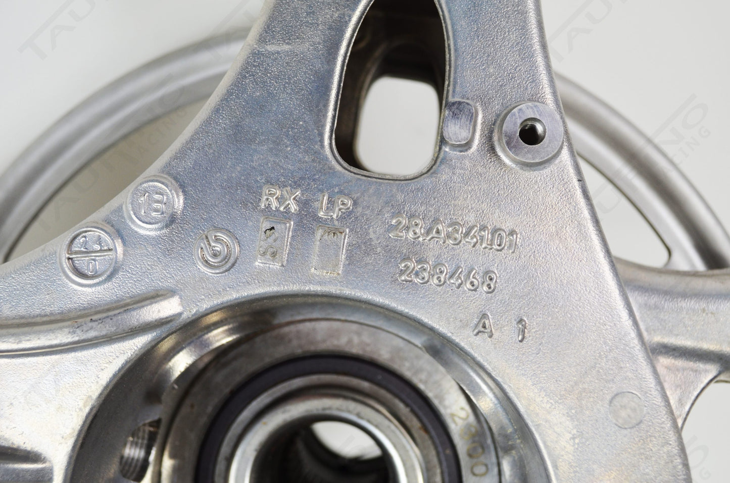 Right Hand Hub Carrier